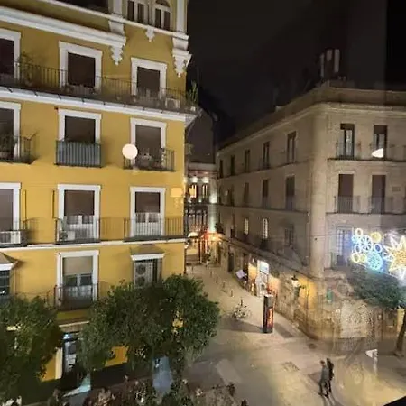 A Pies De La Giralda Апартаменты Севилья