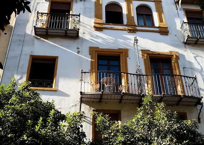 A Pies De La Giralda Siviglia